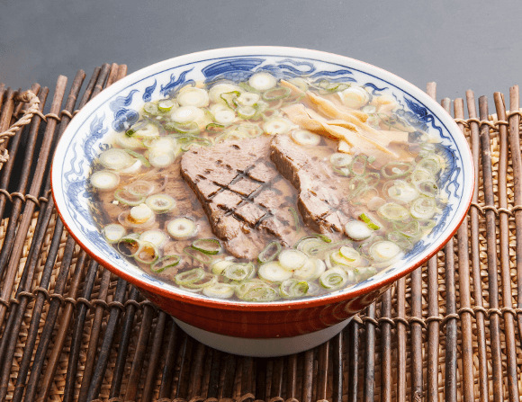 厚切り牛たんラーメン