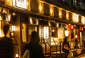 数奇屋造りの店構え